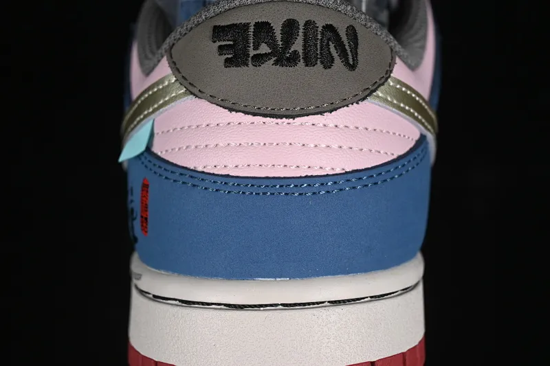 All Categories Nk SB Dunk Series Nk SB Dunk Low High-end Customized Low-top Sneakers C Version Nk Dunk Low Game Theme Black Myth Wukong Auspicious Cloud Dragon Pattern Deconstructed Retro Low-top Casual Sneakers DV2433-109